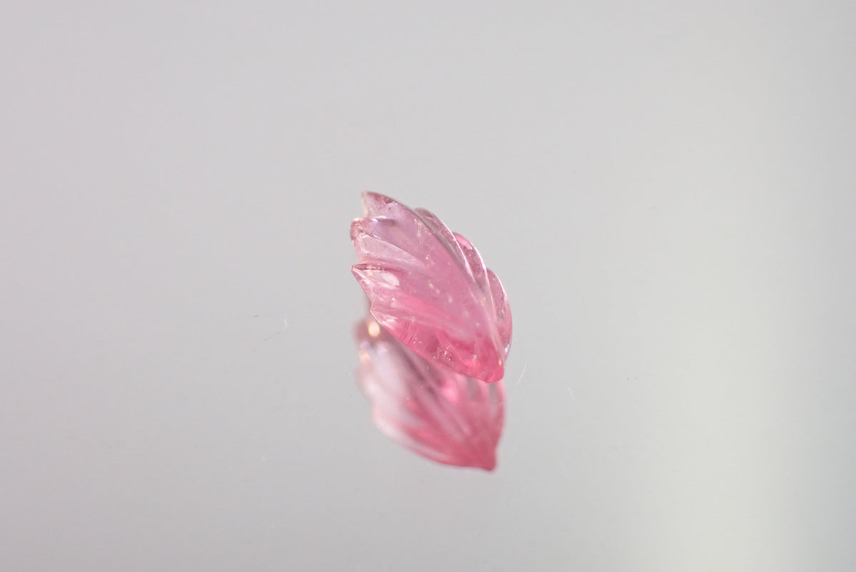 カービングサファイア 0.22ct 【AR1129】