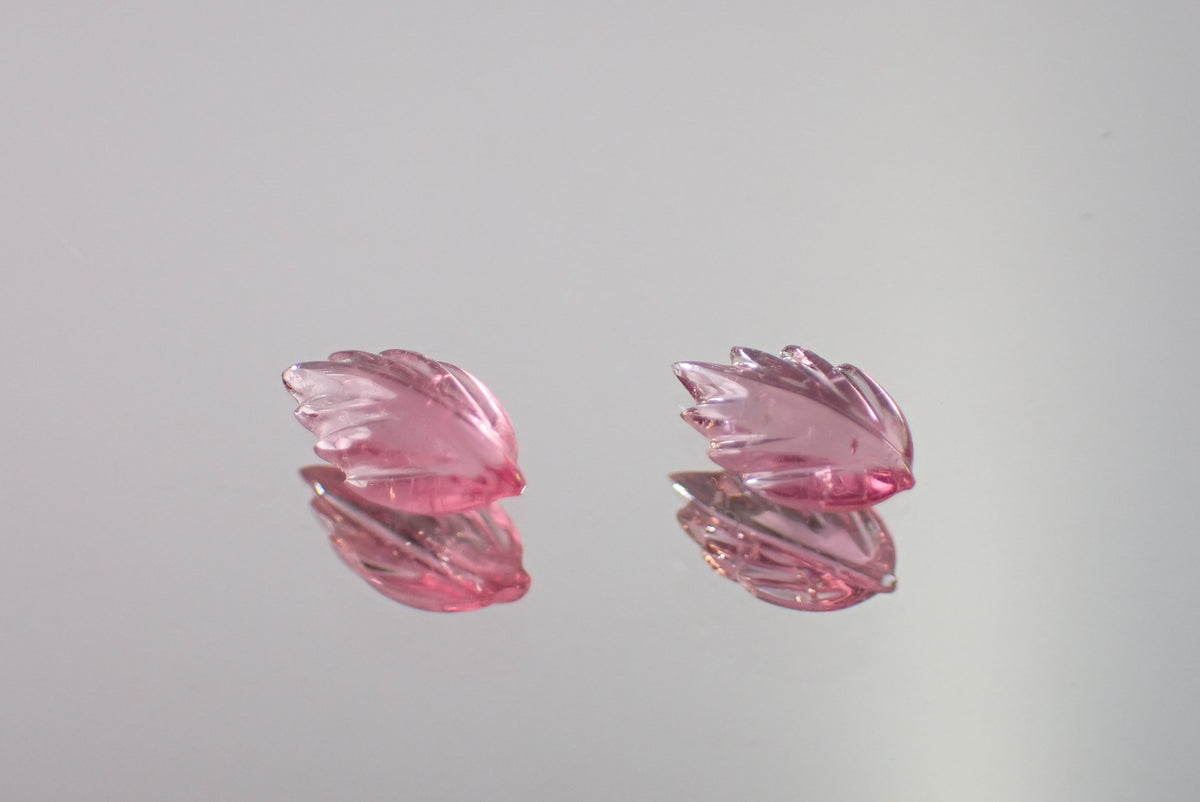 カービングサファイア 0.49ct/2P 【AR1128】