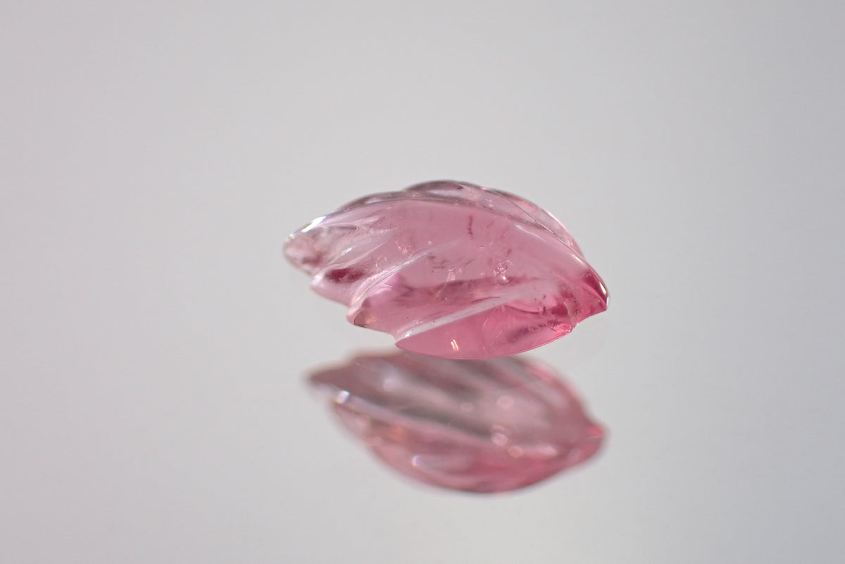カービングサファイア 0.49ct/2P 【AR1128】
