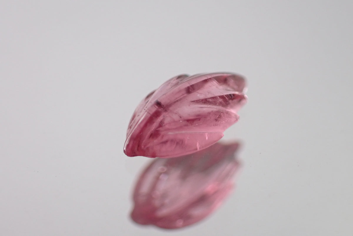 カービングサファイア 0.49ct/2P 【AR1128】