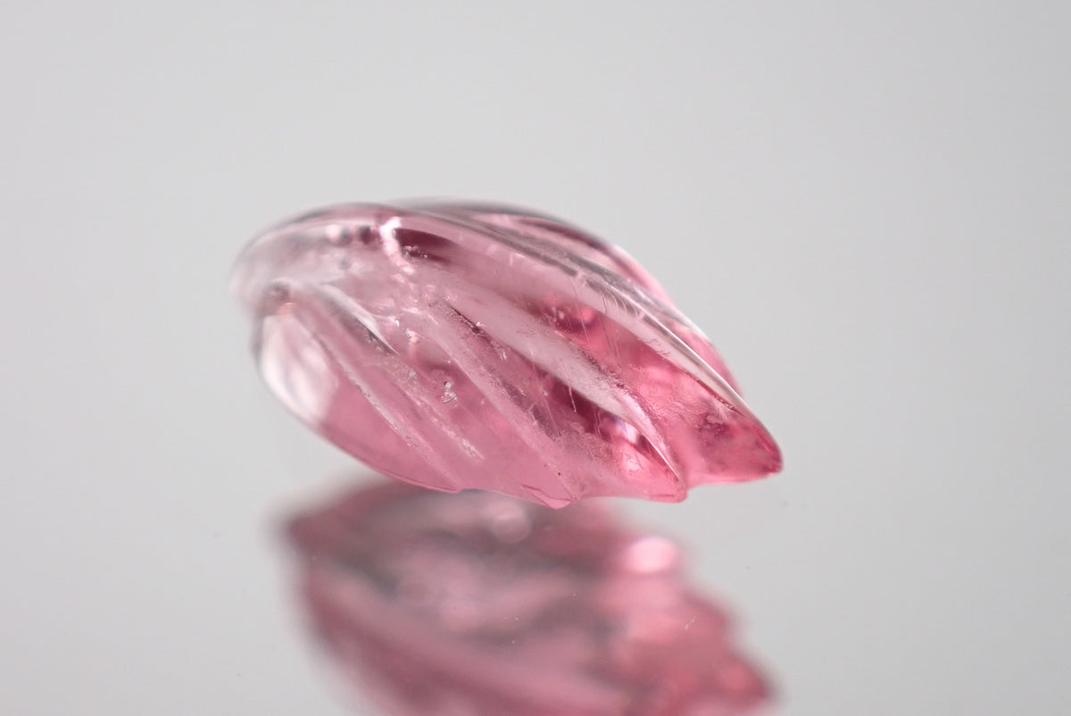 カービングサファイア 0.49ct/2P 【AR1128】