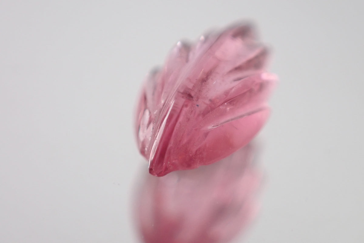 カービングサファイア 0.49ct/2P 【AR1128】