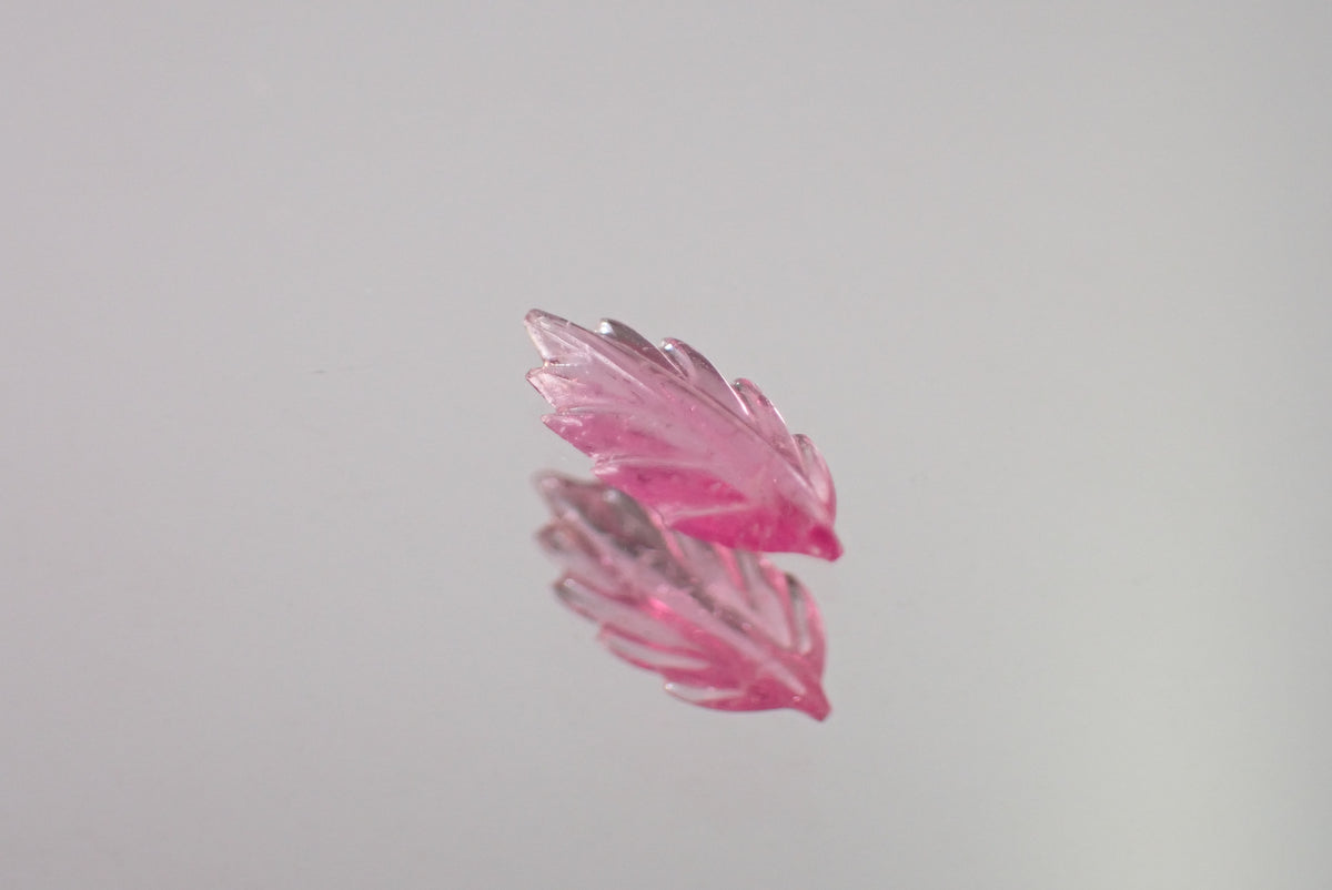 カービングサファイア 0.11ct 【AR1133】