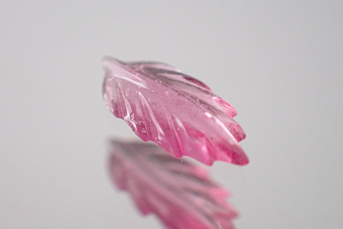カービングサファイア 0.11ct 【AR1133】